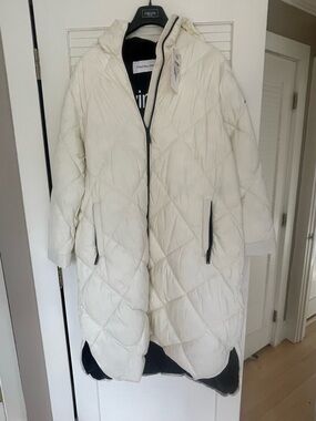 Calvin Klein Jeans Off-White Quilted Hooded Puffer Coat new with tags!